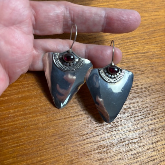 Pretty Vintage Sterling Silver and Red Garnet Earrings - Picture 3 of 6